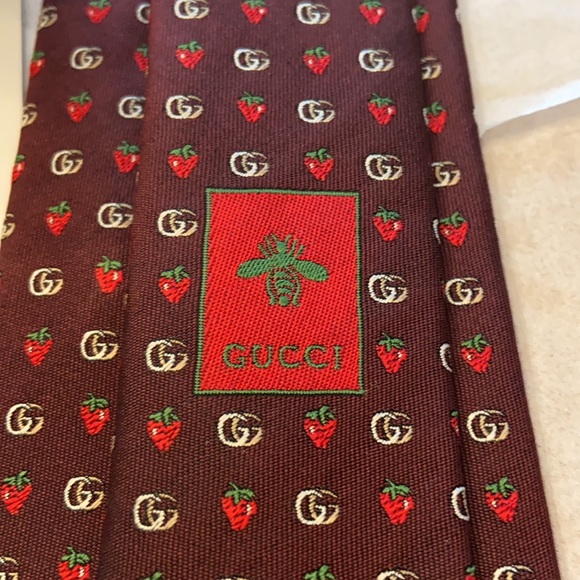 Authentic BNWT Gucci Running Fraise Tie - Picture 7 of 12
